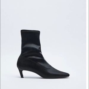 Stretchy kitten heel ankle boot